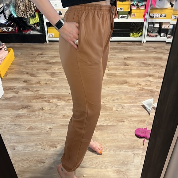Pretty Little Thing Tan High Waist Wax Toggle Joggers - Picture 12 of 14